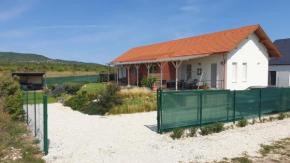 Búzavirág Apartmanház, Balatonakali